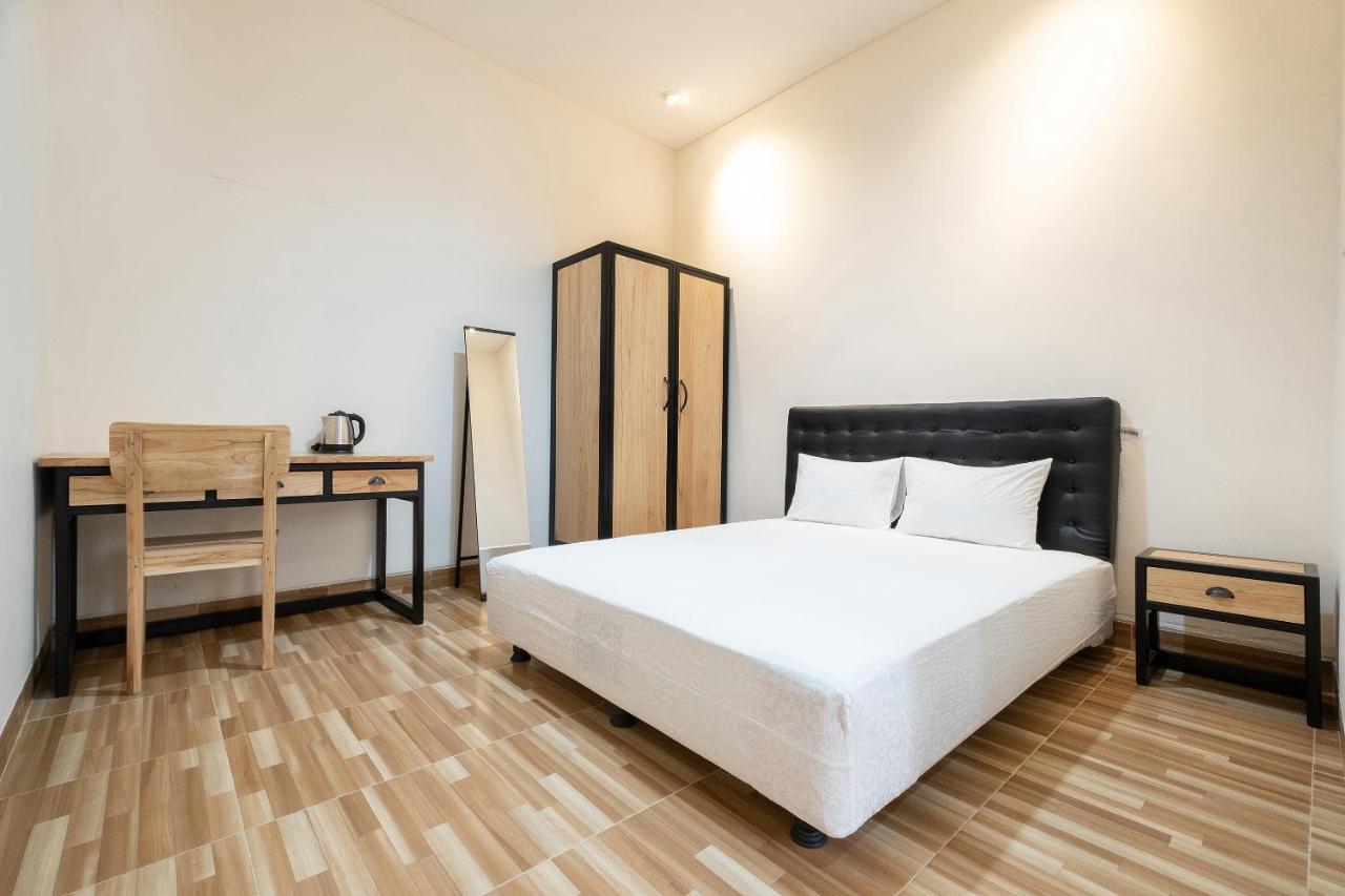 Готель Oyo Life 2801 Sari Panguripan Kejayan Екстер'єр фото
