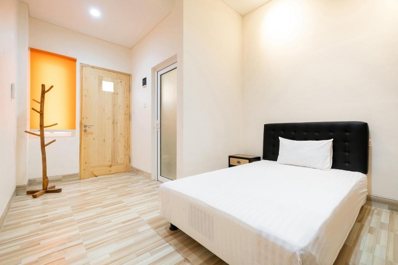 Готель Oyo Life 2801 Sari Panguripan Kejayan Екстер'єр фото